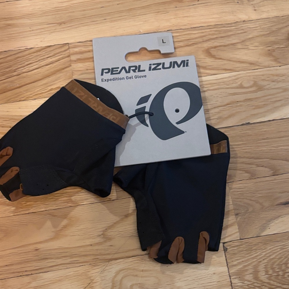 Pearl Izumi Black and Tan Gel Gloves